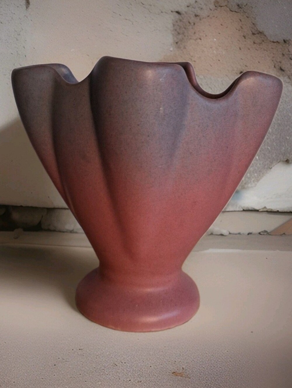 Vintage Niloak/Dickota Pottery Ozark Dawn Scalloped Vase